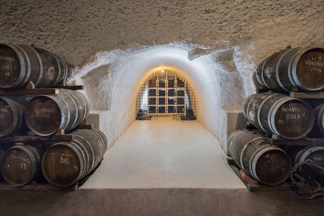Santorini Wine Tour with sunset in Oia - Sunset in the center of Oia: why reserved viewing saves your sanity
