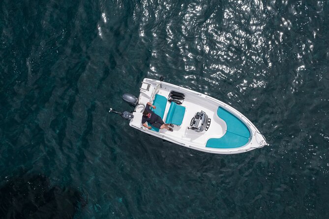 Self-Drive License-Free Boat Rental in Santorini from Vlichada - Where you can go: beaches and Thirasia from the water