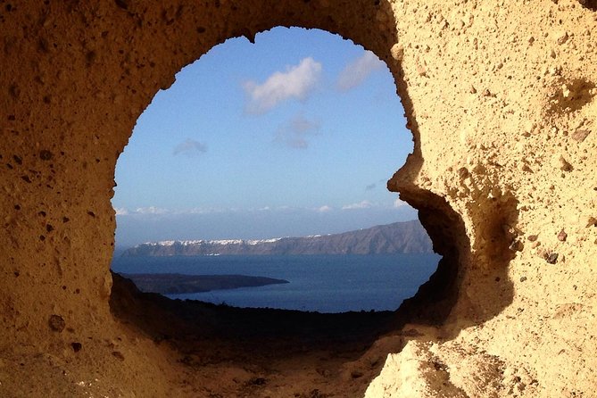 Skip Gondola Shore Excursion: No Cable Car, Water Taxi Provided! - Oia without getting lost in the maze (30 minutes)