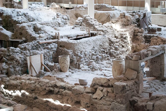 Small Group Santorini Discovery Tour with Lunch and Wine Tasting - Lost Atlantis Experience, eruption drama first, photos second