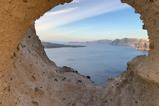 Small Group Sightseeing Tour: All Santorini’s Treasures - Oia’s Shopping District for Sea Views and a Quick Reset