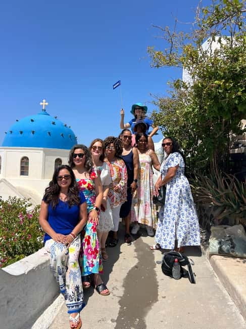 Small-Group Tour: Best of Santorini - Firostefani Photo Stop: The Blue-Domed Church in 20 Minutes