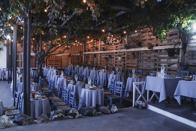The Greek Wedding Show - Santorini - The food and wine setup: what’s included, what’s not, and how to plan your appetite
