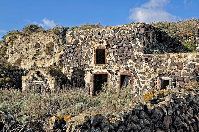 Thirassia Island: 6hr Private Tour with Lunch from Santorini - The boat ride from Ammoudi to Thirassia’s Korfos