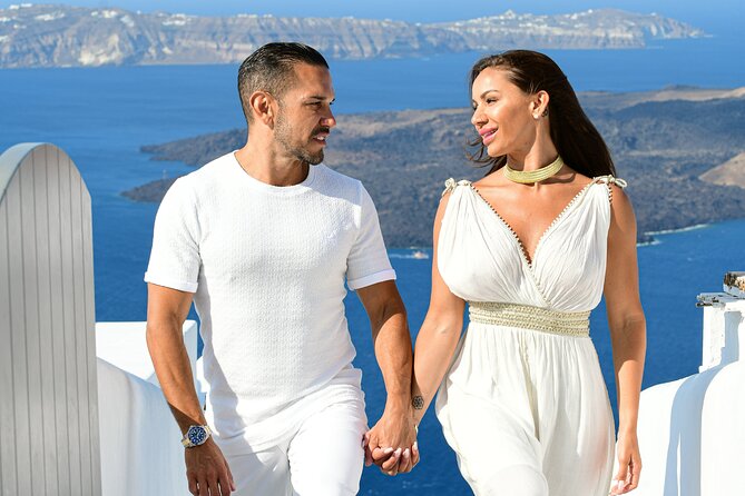 Timeless Memories: Your Exclusive Santorini Photo Session - How the photographer turns posing into something you can actually relax with