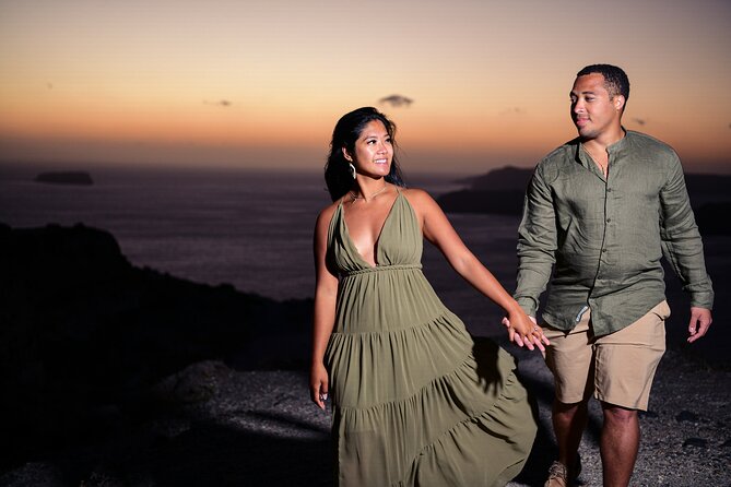 Timeless Memories: Your Exclusive Santorini Photo Session - Who this session suits best: couples, honeymoons, families, and solo travelers