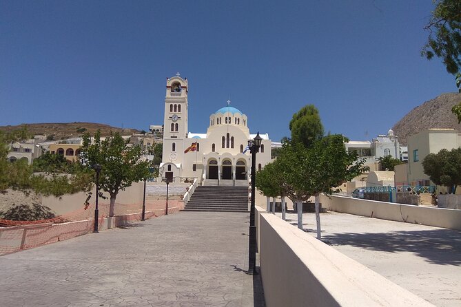 Top Sights of Santorini with Wine Tasting and Sunset in Oia - Oia for Sunset: Blue Domes, Castle Area, Then the Wait