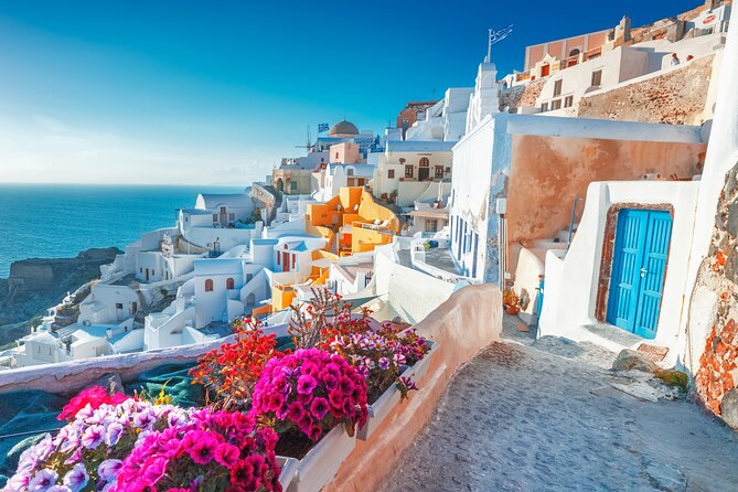 Top Spots Bus Tour in Santorini with Transportation - Stop 3: Akrotiri Archaeological Site and the €8 Ticket