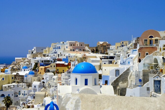 Top Spots Bus Tour in Santorini with Transportation - Getting Picked Up, Cooling Down, and Staying Connected