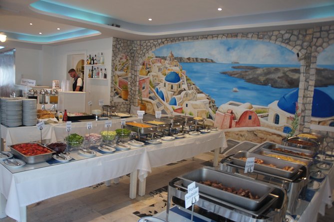 Traditional Greek Night live Music & Dinner Show in Santorini - The schedule, broken down so you can plan your night